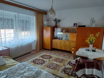 predám 5-izbový rod. dom Šenkvice - 8
