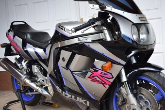 SUZUKI GSX-R 1100 - 8