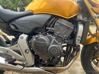 Honda CB600F Hornet ako nová - 8