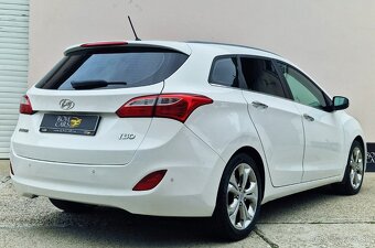 Hyundai i30 CW 1.6 CRDi 16V Style 94Kw AT6 SR - 8