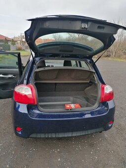 Toyota Auris Hybrid 2011 - 8