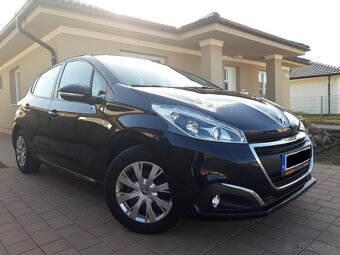 Peugeot 208 - 8