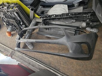 Naraznik kapota celo mercedes a 177, c 205, glc - 8