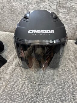 Predám Moto prilbu Cassida - (pánska) , velkosť M - 8