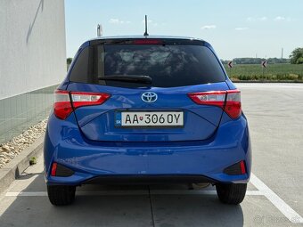 Toyota Yaris 1.5 Hybrid Live e-CTV,75KW.A1.5d.Kamera,Navy..1 - 8