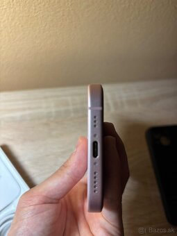 Predám IPHONE 15 128GB - 8