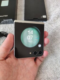 Samsung Galaxy Z Flip 5 512GB,8GB RAM - 8