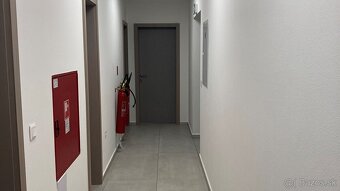 PRENÁJOM NOVÉ KANCELÁRSKE PRIESTORY, POVAŽSKÁ BYSTRICA - 8