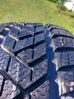 235/40 r18 zimne pneumatiky - 8