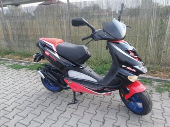 Aprilia SR 50 - 8