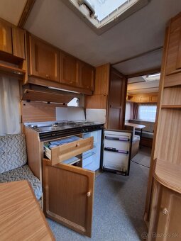 Fendt 530 - poschodová posteľ - 8