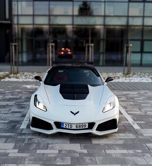 Chevrolet Corvette C7 STINGRAY - 8