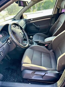 Volkswagen Golf V 2.0 TDI Nová STK - 8
