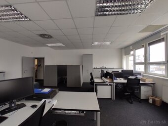 Administratívny celok 4 kancelárií 200m2, s terasou a parkov - 8