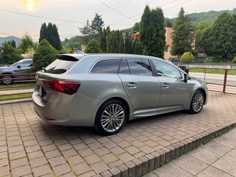 Toyota Avensis Combi 1.8i Valvematic - 8