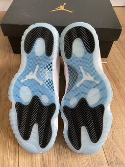 Air Jordan 11 - 8