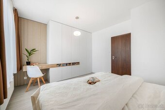 Dokonalý, úplne nový 2-izbový byt s balkónom a parkovaním pr - 8