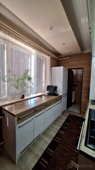 3 izbový byt, vlastné kúrenie, 2 kúpeľne, úplná rekonštrukci - 8