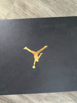 AIR JORDAN 1HI FLYEASE - 8