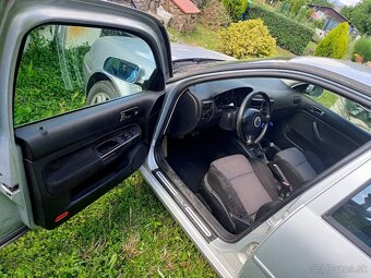 Predám Golf 4=1,6 77kw benzín 2001 - 8
