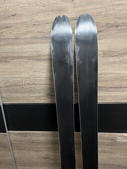 Atomic Backland 85 + viazanie ATK Crest 10 + pásy - 8