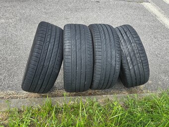 Predám letné pneumatiky 215 /55/17 - 8