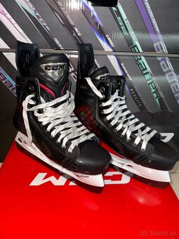Hokejove korčule CCM Jetspeed Ft 8 Pro - 8
