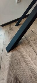 Moderná kovová podnož na konferencny stolik - 8