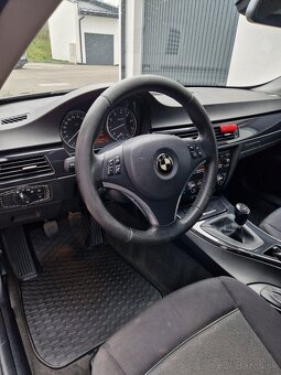 BMW e92 320i coupe manuál - 8