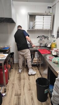 Na predaj: plne vybavený gastro stánok „Langoš Galéria” - 8