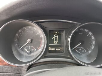 Skoda Superb 2.0 tdi - 8