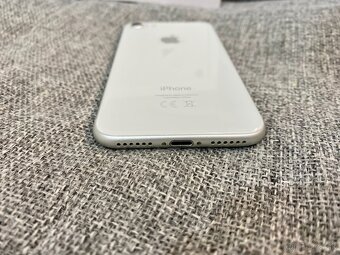 iPhone 8 64GB (plne funkčný) - 8
