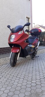 Gilera GP800 - 8
