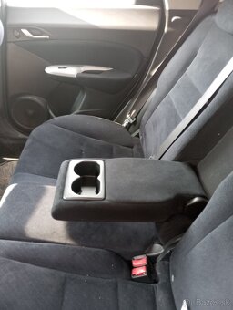 Predám Hondu Civic 2.2.cdti. - 8