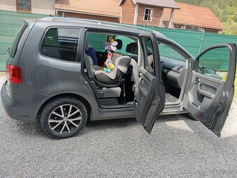Volkswagen Touran 1.6 tdi DSG - 8