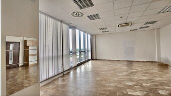 Špičkové obchodno - kancelárske priestory na mieru - OPROTI - 8