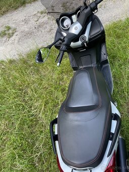Yamaha YP125 R X-max - 8