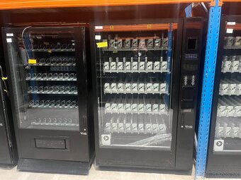 Predam predajný automat Vendo Sanden - 8