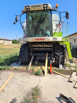 Claas Mega 360 - 8