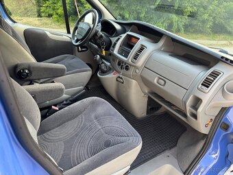 RENAULT TRAFFIC BUS LONG - 8