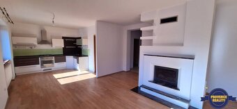 PREDAJ : 6 - izbový rodinný dom s pozemkom 680 m2 - KOMÁRNO, - 8