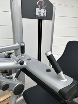 Zakopávanie v sede - Life Fitness Signature Seated Leg Curl - 8