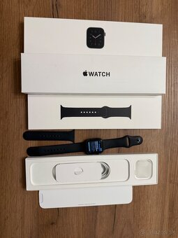 Apple Watch SE 40 mm Space Gray + komplet príslušenstvo - 8