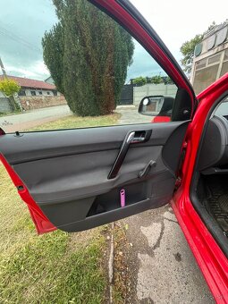 VW Polo 1.2 MPI AZQ 47 kw 5 st manuál - 8