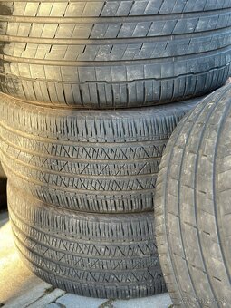Hankook letná sada 2ks 285/40R22 -- 2ks 325/35ZR22 - 8