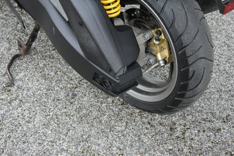 skúter aprilia SR50 2009 AM od 15 rokov ZIMNÁ CENA - 8