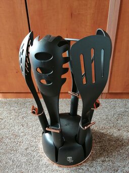 sada kuchynského náradia - 8