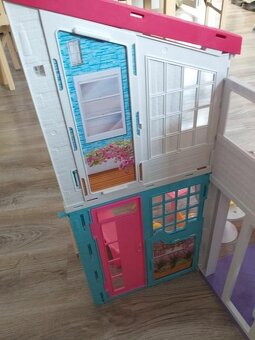 Barbie domček Dom v Malibu, bábika Daisy zdarma - 8