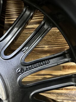 Mercedes Benz C W206 - zimní orig. ALU 5x112 R18 - 8