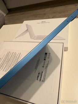 Apple iPad 2022 + Magic Keyboard Folio - 8